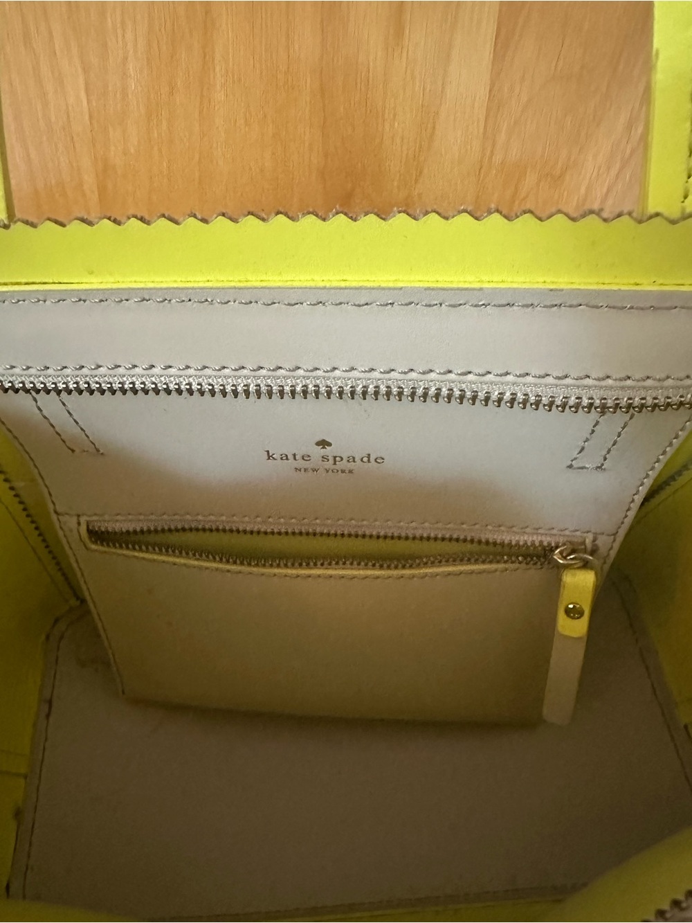Kate Spade Ivy Drive Small Loryn - Picture 5 of 9